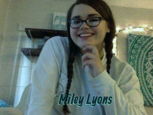 Miley_Lyons