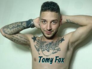 Tomy_Fox